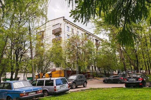 2 bedroom apartment  Sevastopol Avenue, Moscow - apartment by the day