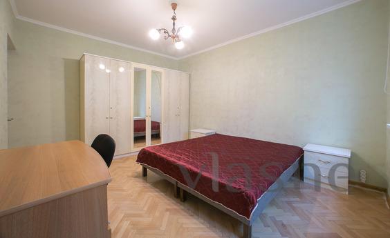 ROUND THE CLOCK! 24 HOURS! The apartment is perfect cleanlin