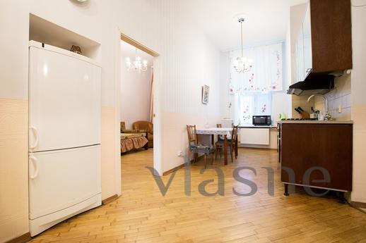 Apartments in St. Isaac's Cathedral, Saint Petersburg - apartment by the day