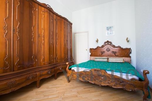 Apartments in St. Isaac's Cathedral, Saint Petersburg - apartment by the day