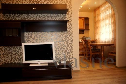 Luxury 3-bedroom in the heart!, Volgograd - apartment by the day