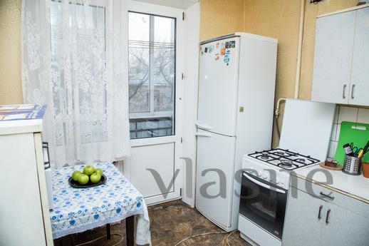Bright and warm 2-bedroom apartment, Moscow - apartment by the day