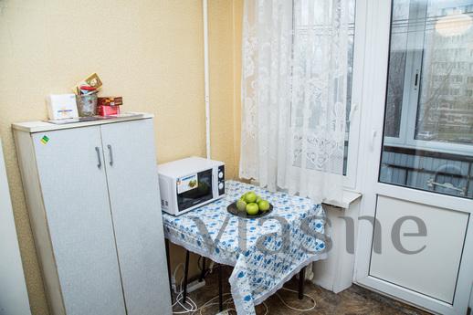 Bright and warm 2-bedroom apartment, Moscow - apartment by the day