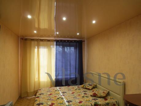 Light and warm 2 BR. Apartment, 8 minutes walk from the metr
