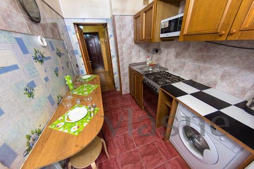 In the center of Rostov 3-room apartment, Rostov-on-Don - apartment by the day