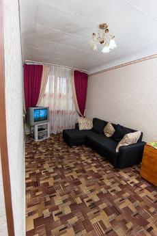 In the center of Rostov 3-room apartment, Rostov-on-Don - apartment by the day