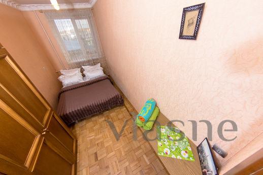 In the center of Rostov 3-room apartment, Rostov-on-Don - apartment by the day