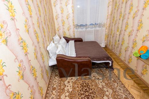 In the center of Rostov 3-room apartment, Rostov-on-Don - apartment by the day