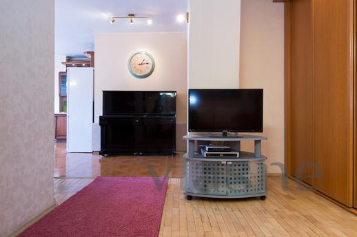 Rent one 3-in apartments., Moscow - apartment by the day