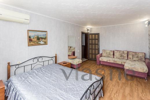 2 bedroom apartment in the center, Krasnodar - apartment by the day