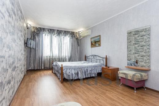 2 bedroom apartment in the center, Krasnodar - apartment by the day