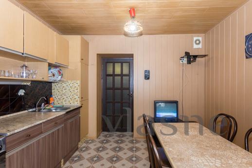 2 bedroom apartment in the center, Krasnodar - apartment by the day