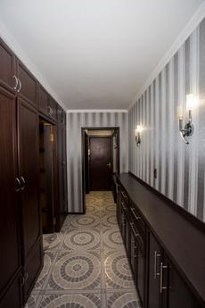 2 bedroom apartment in the center, Krasnodar - apartment by the day