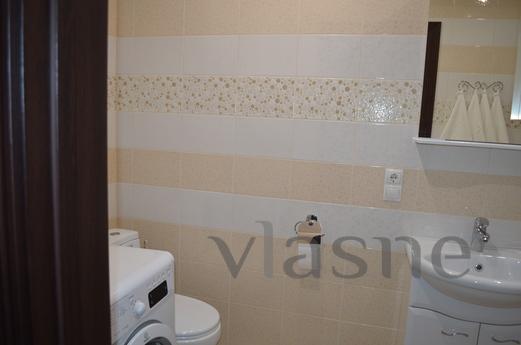 Sunny apartment in the city center, Novosibirsk - apartment by the day