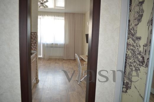 Sunny apartment in the city center, Novosibirsk - apartment by the day