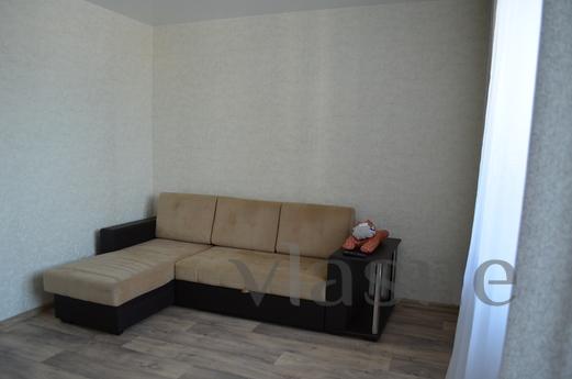 Sunny apartment in the city center, Novosibirsk - apartment by the day