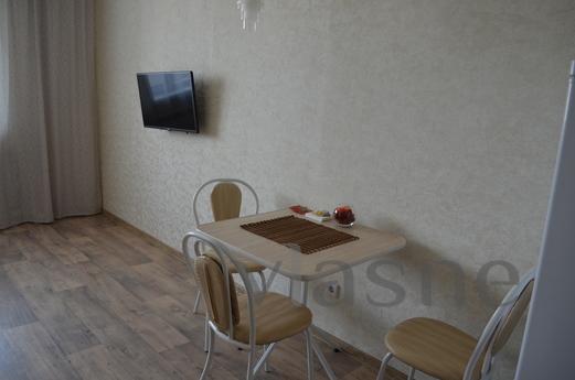 Sunny apartment in the city center, Novosibirsk - apartment by the day