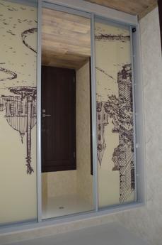 Sunny apartment in the city center, Novosibirsk - apartment by the day
