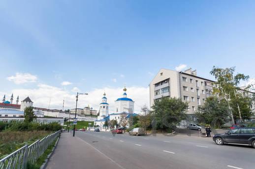 Living under the walls of the Kremlin, Kazan - apartment by the day