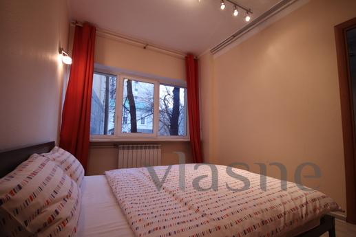 B. Devyatinsky Lane 4, Moscow - apartment by the day