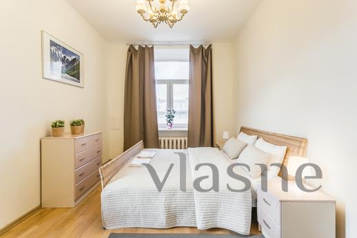 Daily Smolenskaya Sq. 13/21, Moscow - apartment by the day
