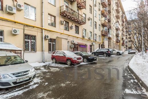 Daily Smolenskaya Sq. 13/21, Moscow - apartment by the day