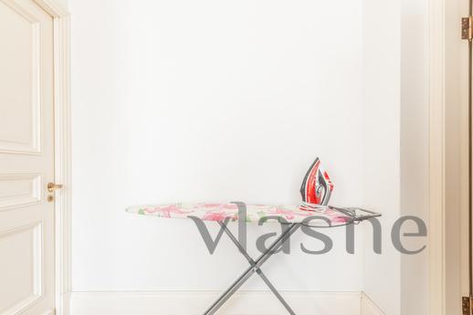 Wonderful one bedroom apartment! The kitchen is fully equipp