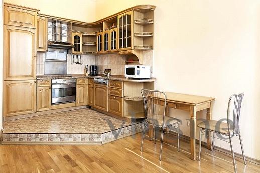 Rent apartment, proprietress, Yekaterinburg - apartment by the day