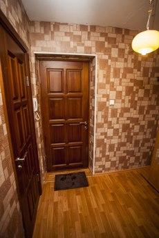 1 Bedroom clean apartment, Tyumen - apartment by the day