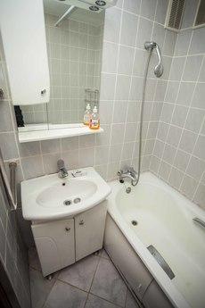 1 Bedroom clean apartment, Tyumen - apartment by the day