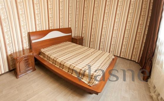 1 Bedroom bright apartment, Tyumen - apartment by the day