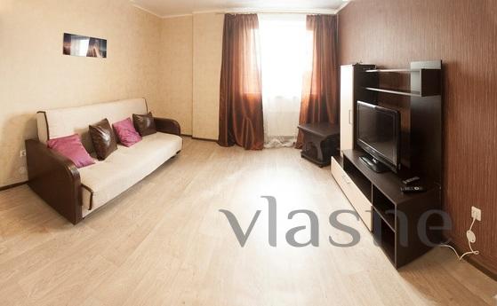 1 Bedroom bright apartment, Tyumen - apartment by the day