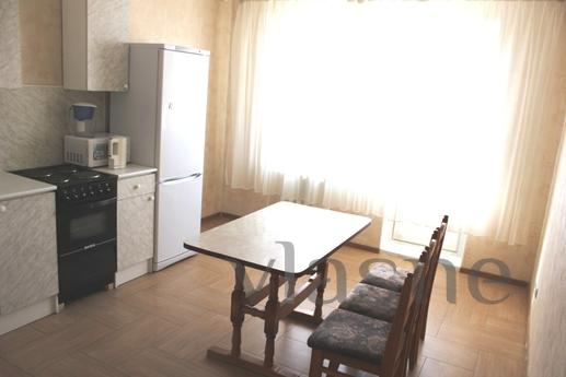 Bedroom large bright apartment, Tyumen - apartment by the day