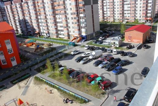 Bedroom large bright apartment, Tyumen - apartment by the day