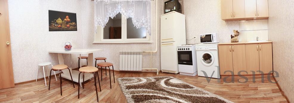 Bedroom bright apartment, Tyumen - apartment by the day