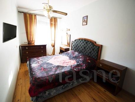 Two-bedroom apartment in the center of t, Tyumen - apartment by the day