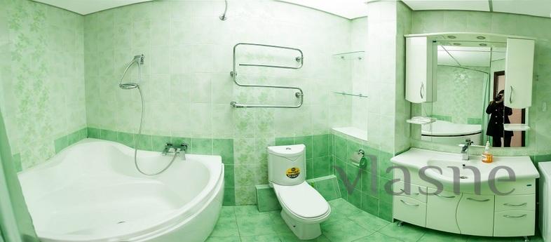 Two-bedroom apartment in the center of t, Tyumen - apartment by the day