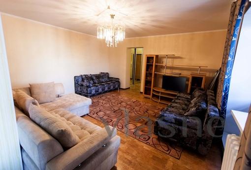 Two-bedroom apartment in the center of t, Tyumen - apartment by the day