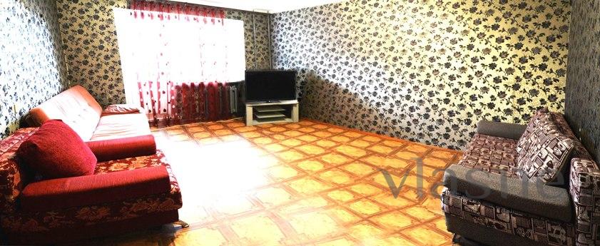 Bedroom bright apartment, Tyumen - apartment by the day
