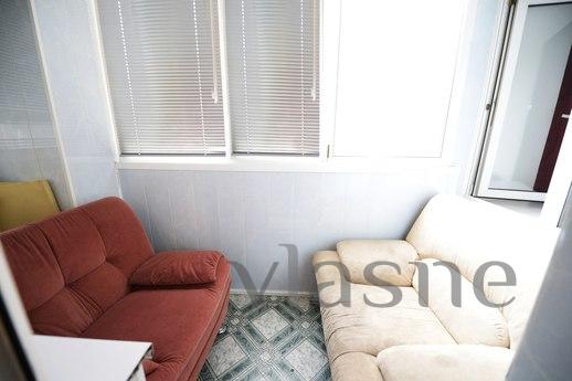 Bedroom bright apartment, Tyumen - apartment by the day