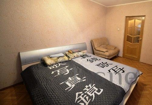 Bedroom bright apartment, Tyumen - apartment by the day