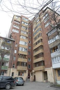 Bedroom bright apartment, Tyumen - apartment by the day
