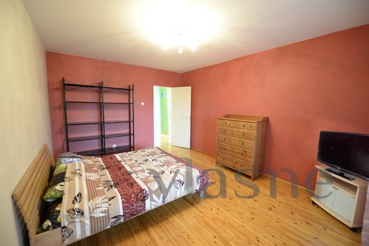 Four large apartment, Tyumen - apartment by the day
