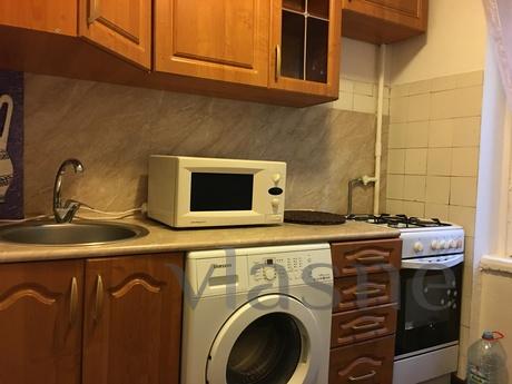 Comfortable apartment in the metro, Moscow - apartment by the day