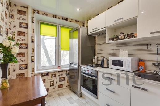1 bedroom apartment near the metro, Moscow - apartment by the day