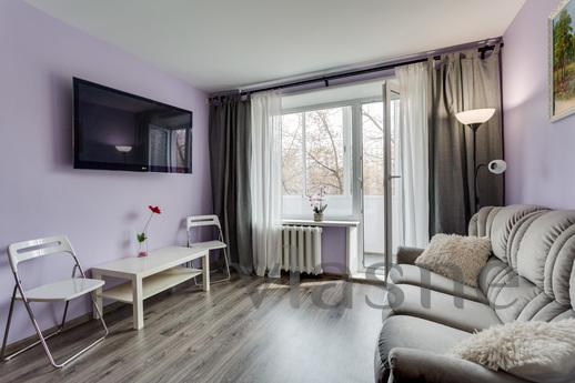 1 bedroom apartment near the metro, Moscow - apartment by the day