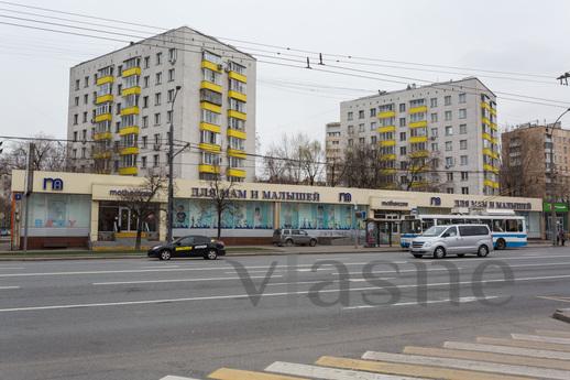 1 bedroom apartment near the metro, Moscow - apartment by the day