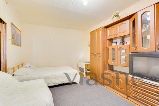 1 bedroom apartment near the metro, Moscow - apartment by the day