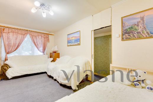 1 bedroom apartment near the metro, Moscow - apartment by the day