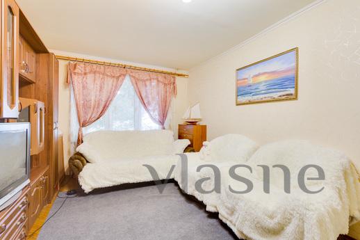 1 bedroom apartment near the metro, Moscow - apartment by the day